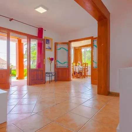 Appartement Mouna 6 *